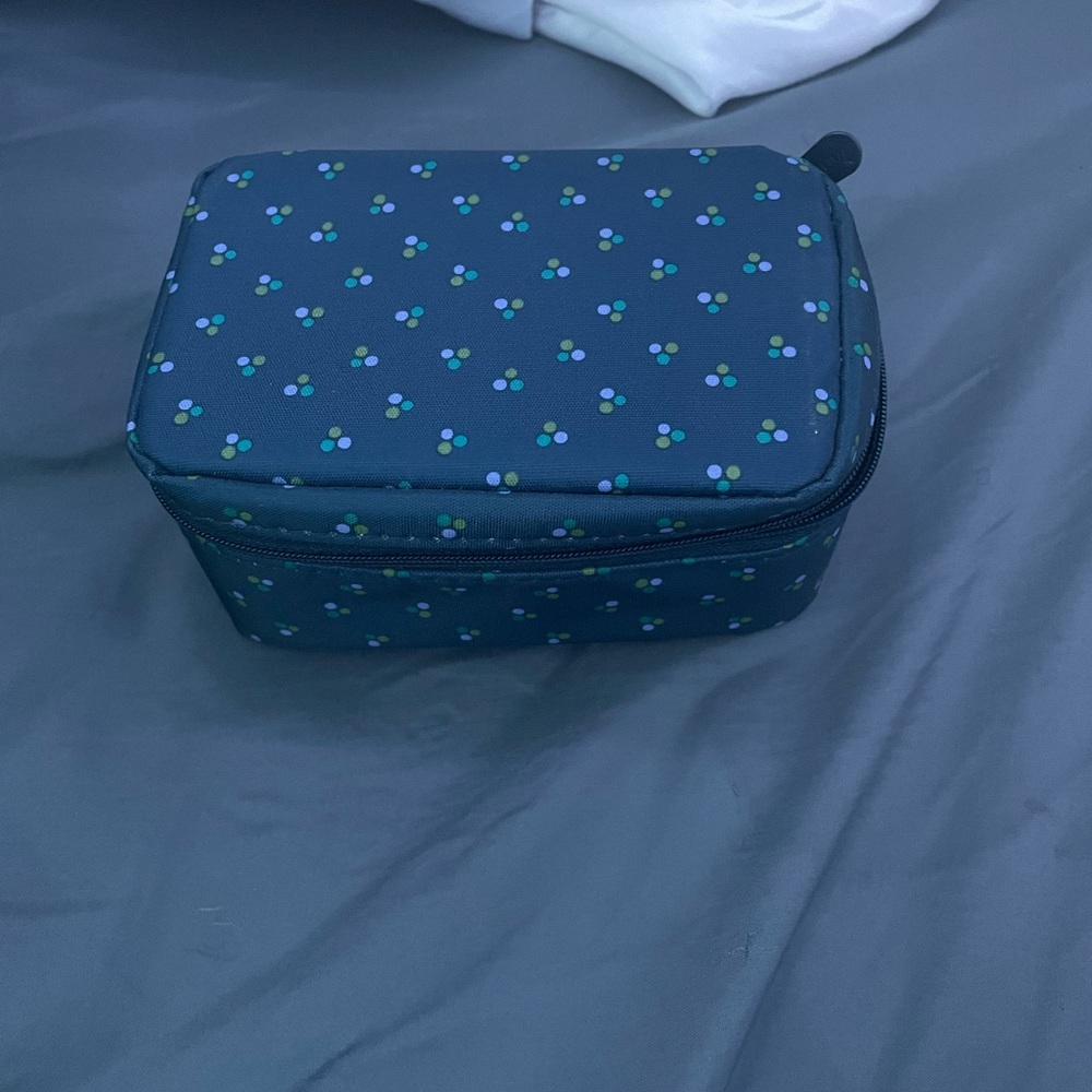 Thirty one storage pouch